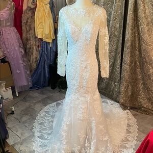 Elegant Lace Wedding Dress